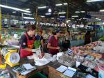 ออกตรวจตลาดและประชุมผู้ประกอบการขายของที่ตลาดสดท่าปลาเช้า