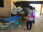 บริการส่งผู้ป่วยติดเตียงเข้ารับการรักษาที่โรงพยาบาลท่าปลา (น