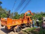 ดำเนินการนำแผ่นคอนกรีตกั้นน้ำบริเวณคลองข้างโรงเรียนท่าปลาอนุ