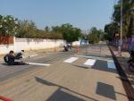 ตีเส้นจราจรหน้าโรงเรียนท่าปลา1 ป้องกันการเกิดอุบัติเหตุ
